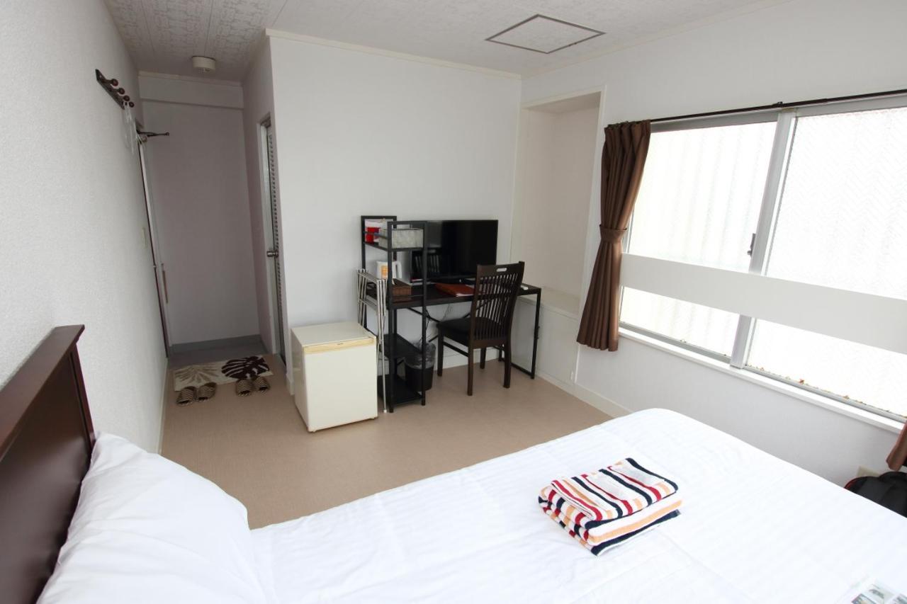 Готель Seven House Urasoe Екстер'єр фото